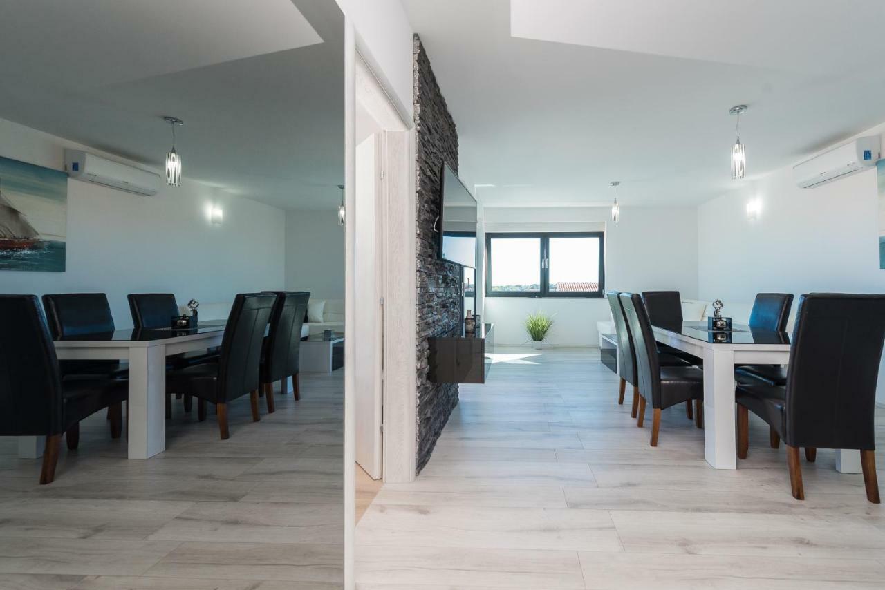 Luxury Apartments Vilamaloca Vir Eksteriør bilde